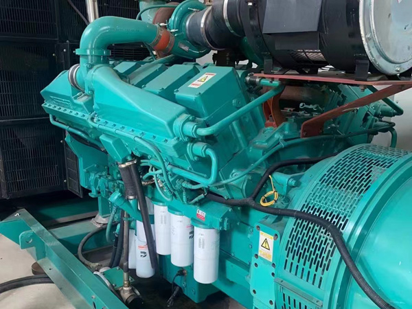 巴东更换100kW柴油发电机组机油时，需要注意哪些事项？